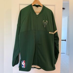 Milwaukee Bucks 2XL Adidas Warmup NBA Jacket 2016-17 Season green deer logo